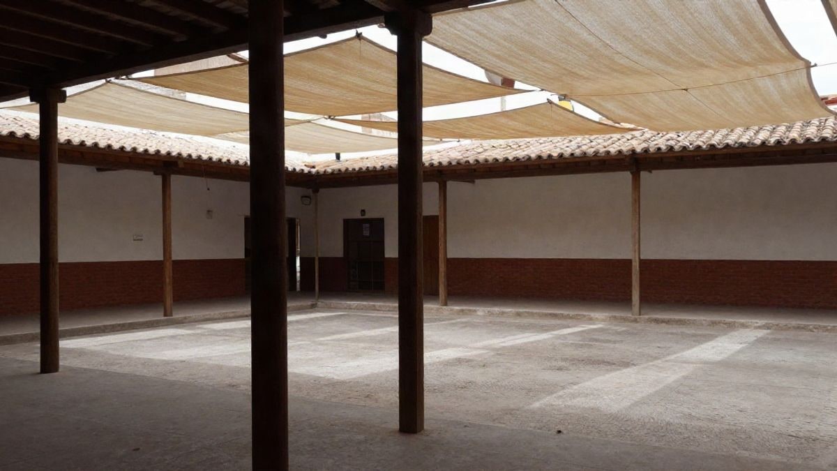 Imagen ilustrativa: estructura de madera y toldos en un patio escolar para dar sombra